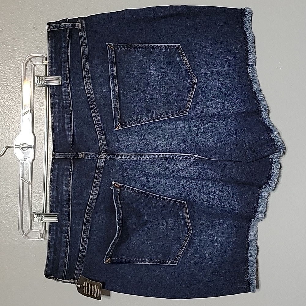 A.N.A New Approach Women's Dark Denim Mid-Rise Frayed Hem Shortie Shorts Sz 18 - Picture 6 of 10